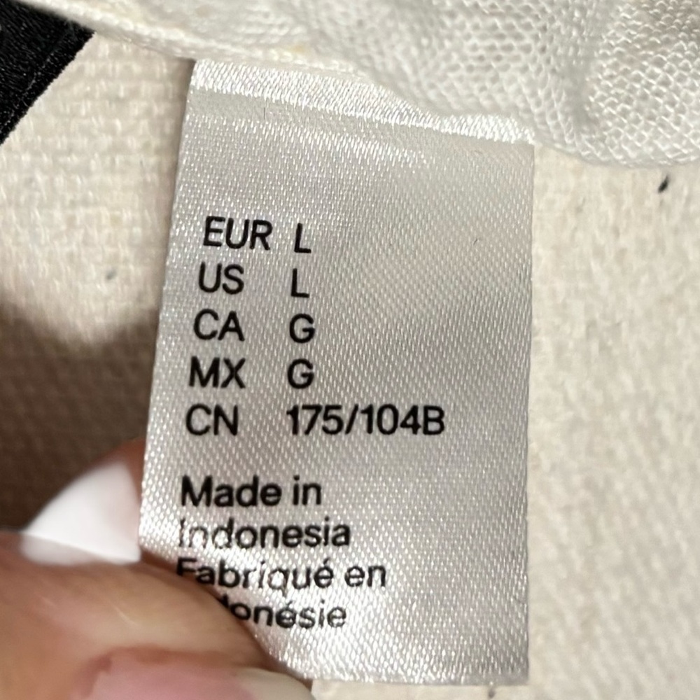 H&M / Divided- Size Large - Cream Flounced Top - Distressed and Raw Edges - Picture 11 of 12